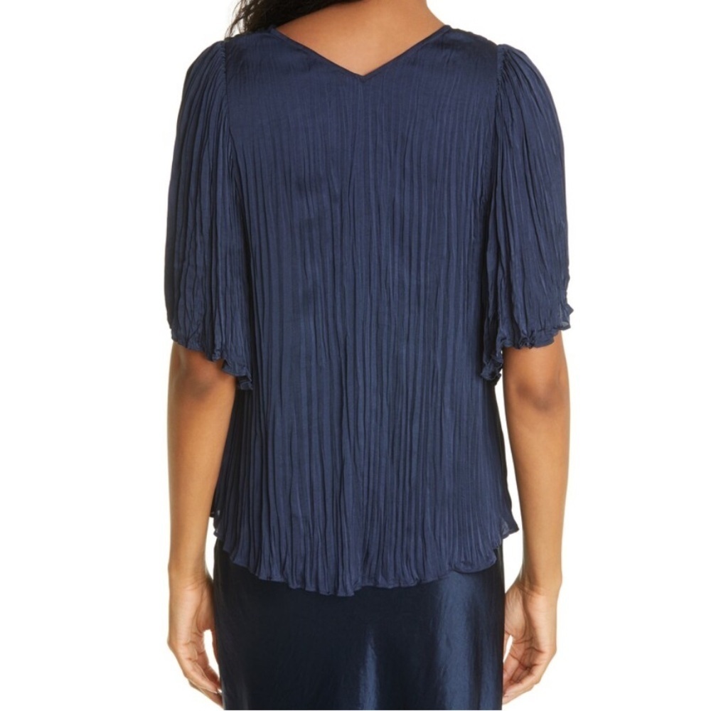 Vince Flutter Sleeve Crushed Satin Top size large Navy - Picture 10 of 14